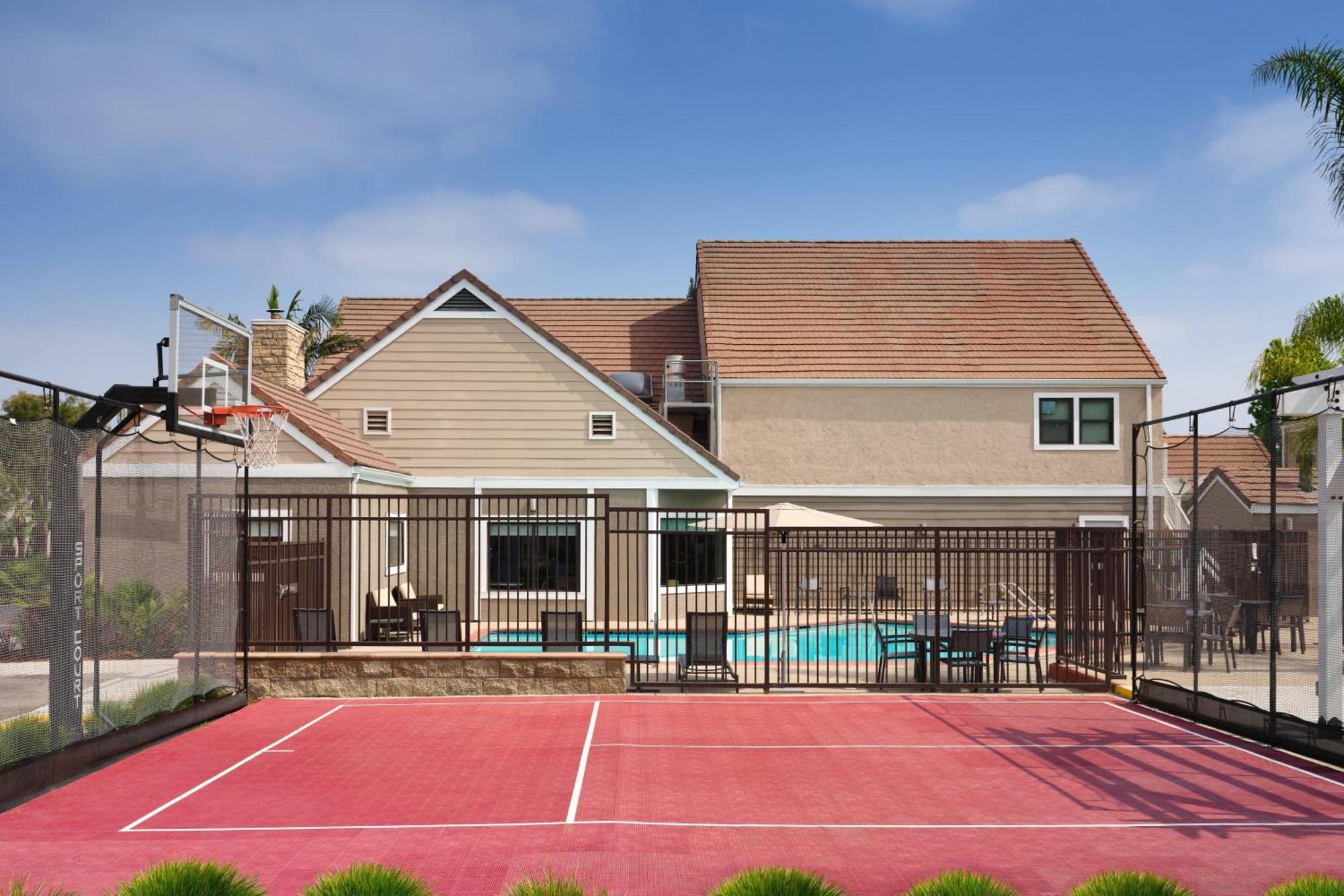Newport 3* Costa Mesa