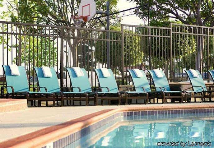 Newport Beach Hotel 3*